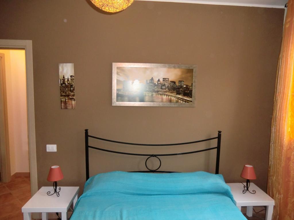La Casa Felice Appartamenti Chia Esterno foto