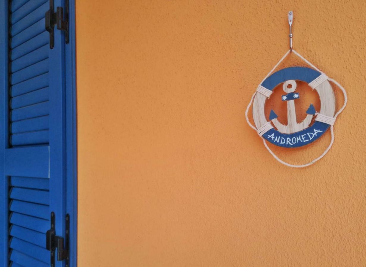 La Casa Felice Appartamenti Chia Esterno foto