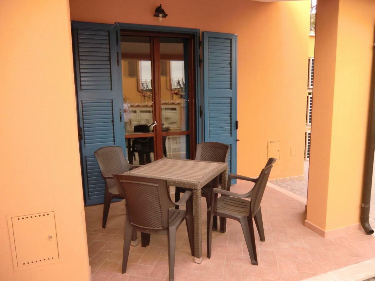 La Casa Felice Appartamenti Chia Esterno foto