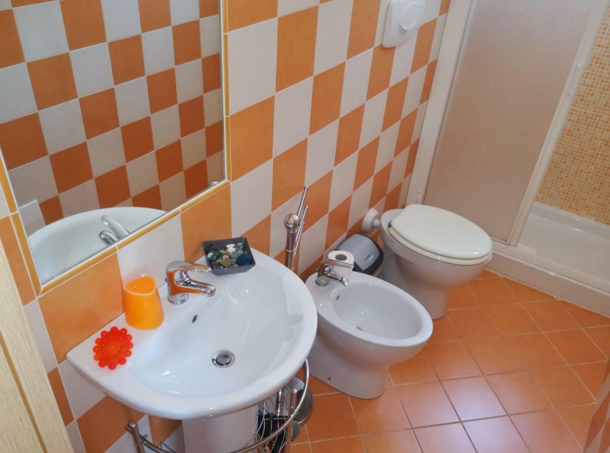 La Casa Felice Appartamenti Chia Esterno foto