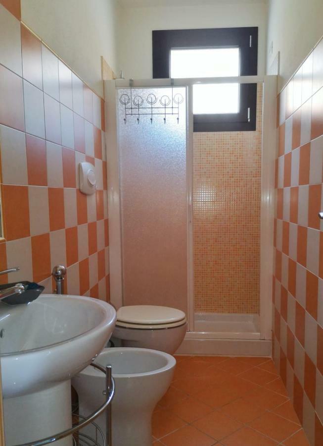 La Casa Felice Appartamenti Chia Esterno foto